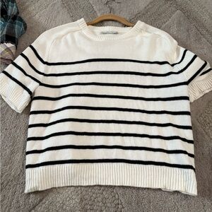 Abercrombie & Fitch Black and White Striped Sweater